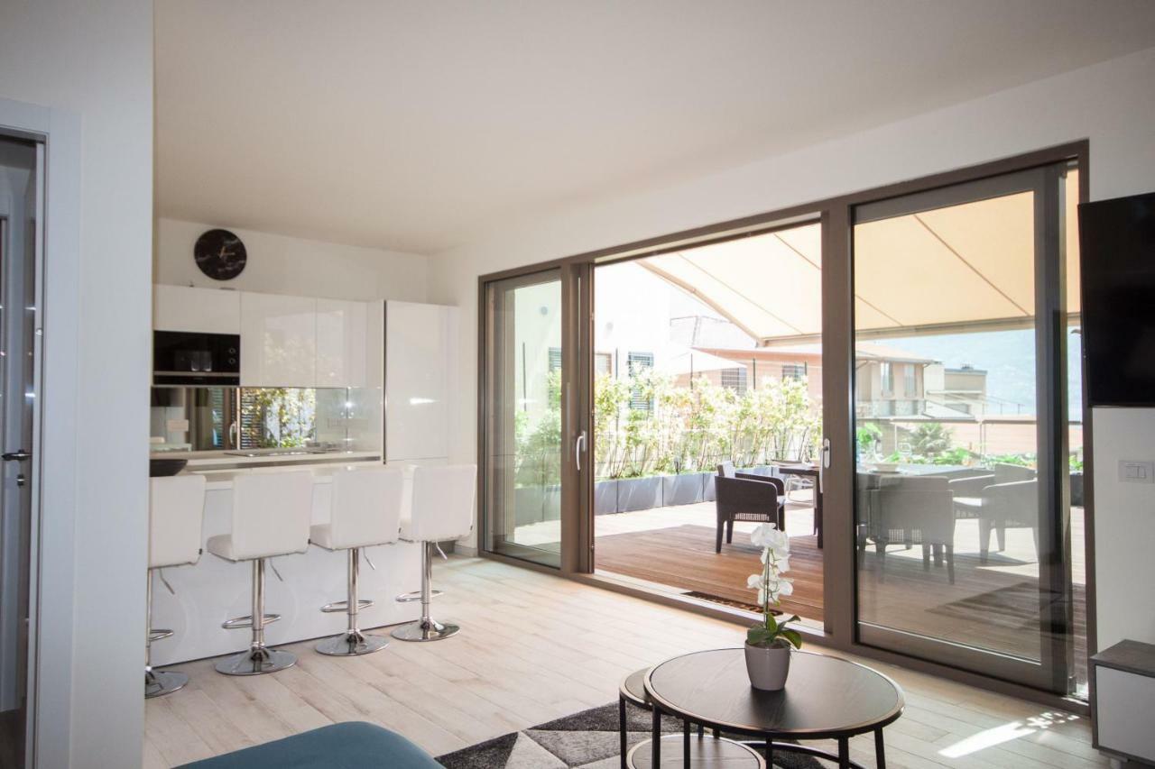 Terrazza Sul Lago - Acquaseria, San Siro By Lovecomo מראה חיצוני תמונה